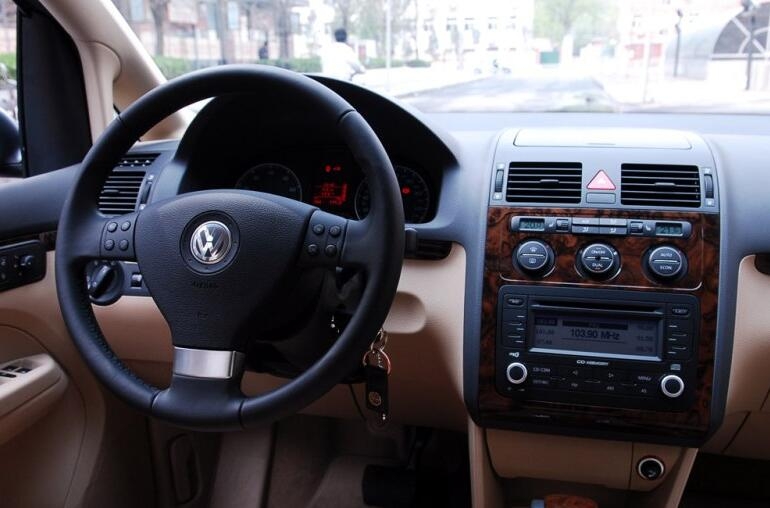 5万多买轿车还是suv,5万块钱买一个13年的日产车值不值