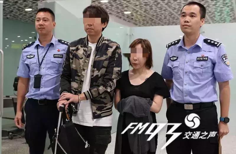 特大网红卖假货30秒被抓,卖假眼镜被抓