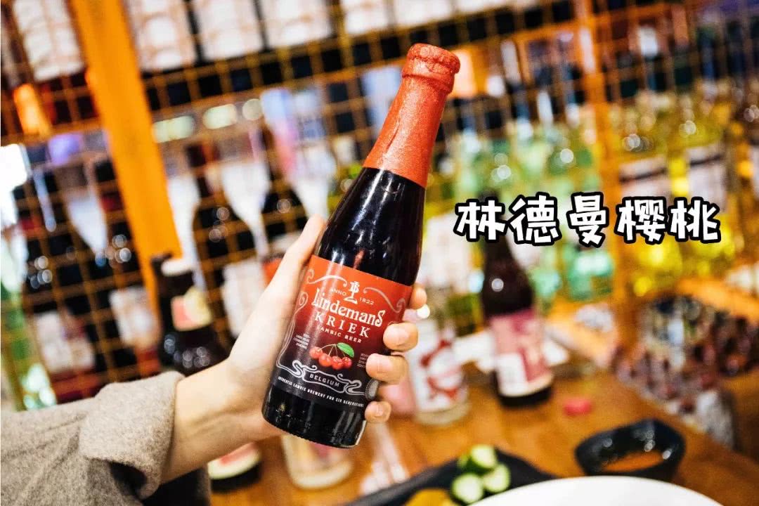 夜场界地震了！观音桥新开一家奇葩酒吧，整条街的风头都被它抢了