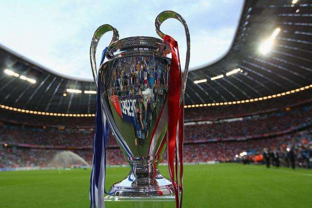 博尔特复出踢足球,飞人博尔特还能跑吗