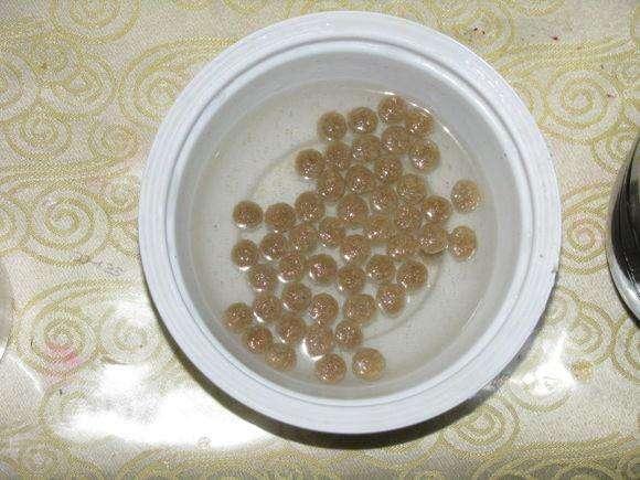 狗狗如何挑选好的狗粮,狗狗吃的狗粮怎样选择好坏