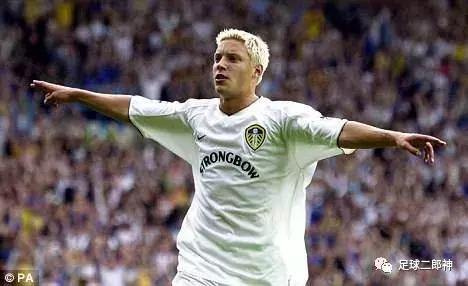 为曼联踢断腿的男人,为曼联付出一切的球员