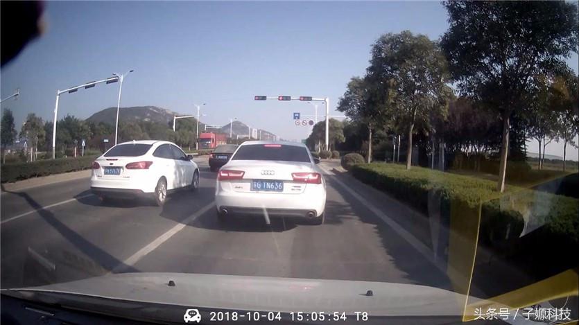 用手机管理爱车一腾讯车联轲轲西里T8行车记录仪