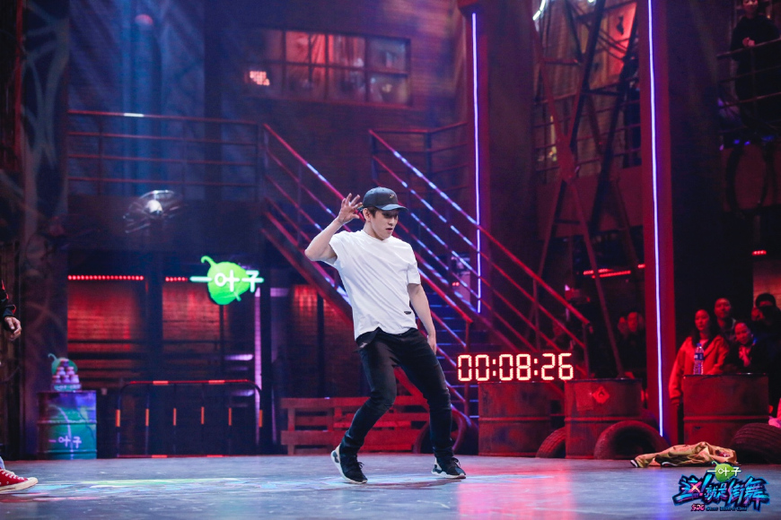 街舞人生水池舞,街舞人生舞蹈