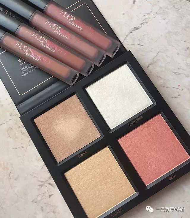 深扒摔跤炫富：原来富婆们20w包包里的东西也没什么了不起