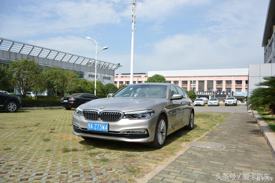 宝马豪华轿车5座,宝马2024高级豪华轿车