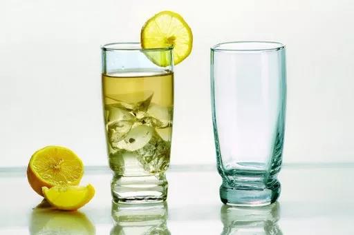 胸部如何保湿,胸部怎么补水保湿