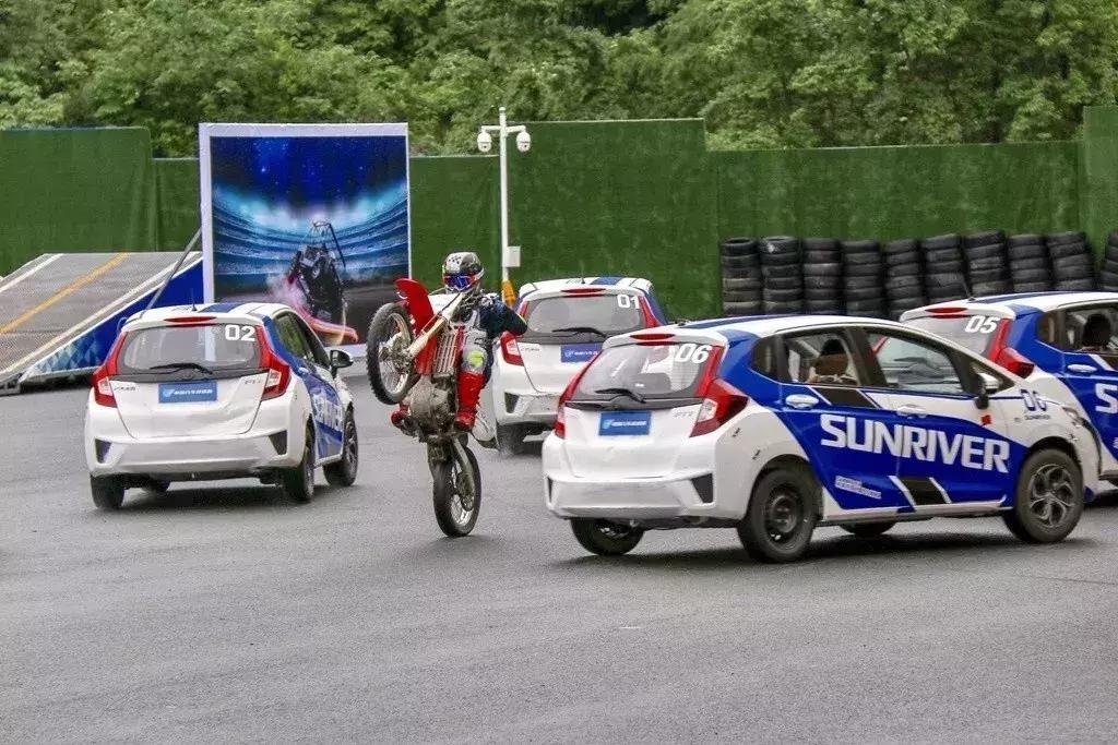 这片媲美京都的红叶之森只藏15栋梦幻树屋，杭州1.5h直达！