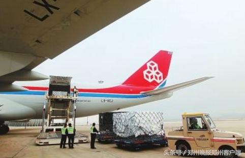 人民日报评郑州新闻,郑州火遍热搜