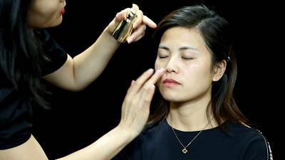 方脸女生如何靠化妆提升高级感,圆方脸女生怎么化妆