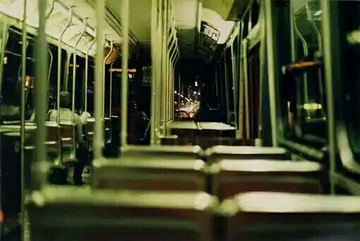 趁你睡着了想念一个人的暖心句子,睡不着失眠想念某人的说说