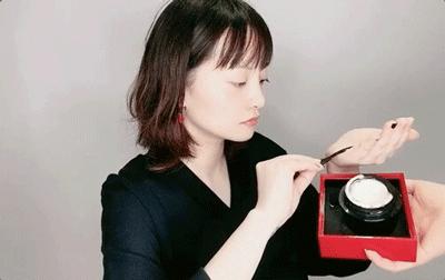 卡粉妆前怎么保湿教程,秋冬底妆起皮卡粉怎么办