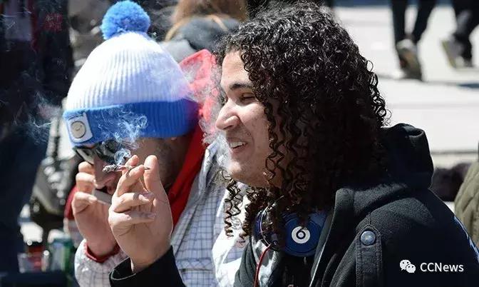 加拿大*麻大**合法了！留学生携带*麻大**回国，却将严重违法！