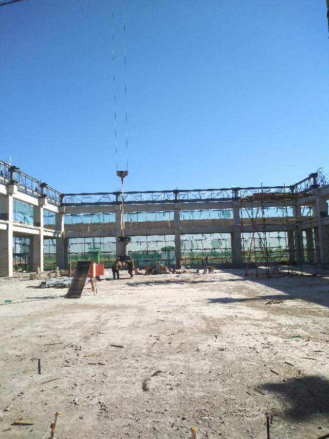 钢结构屋面安装要做什么资料,大面积钢结构屋面如何施工