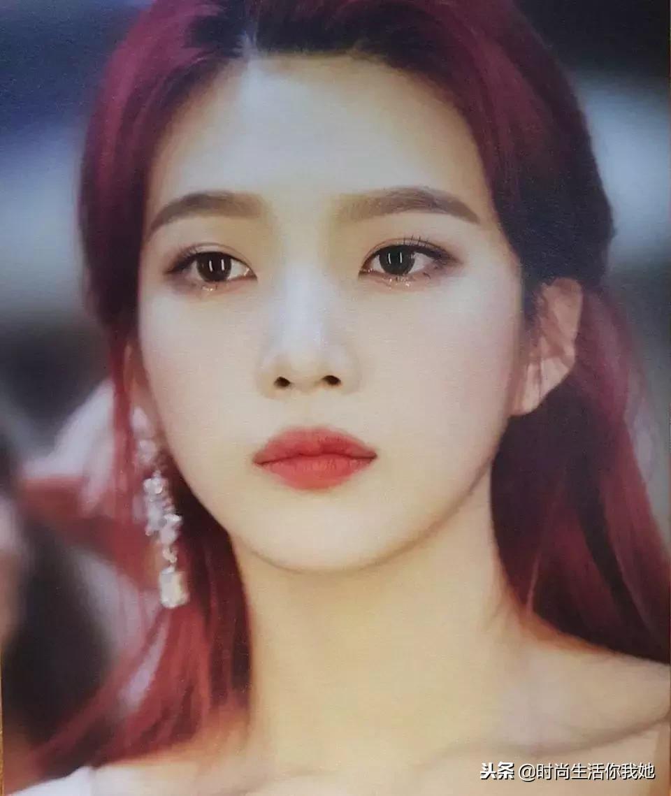 最近流行的眼影妆,适合下眼睑的液体眼影