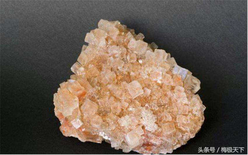 日本免税店遭中国游客“横扫”,回国却要交上万罚款,心都凉了