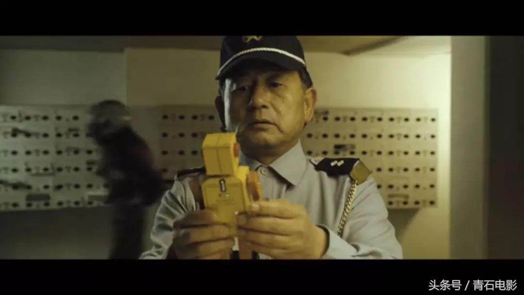 躲在孤岛做炸酱面被神秘女盯上！现代版鲁滨逊，全片又丧又暖！