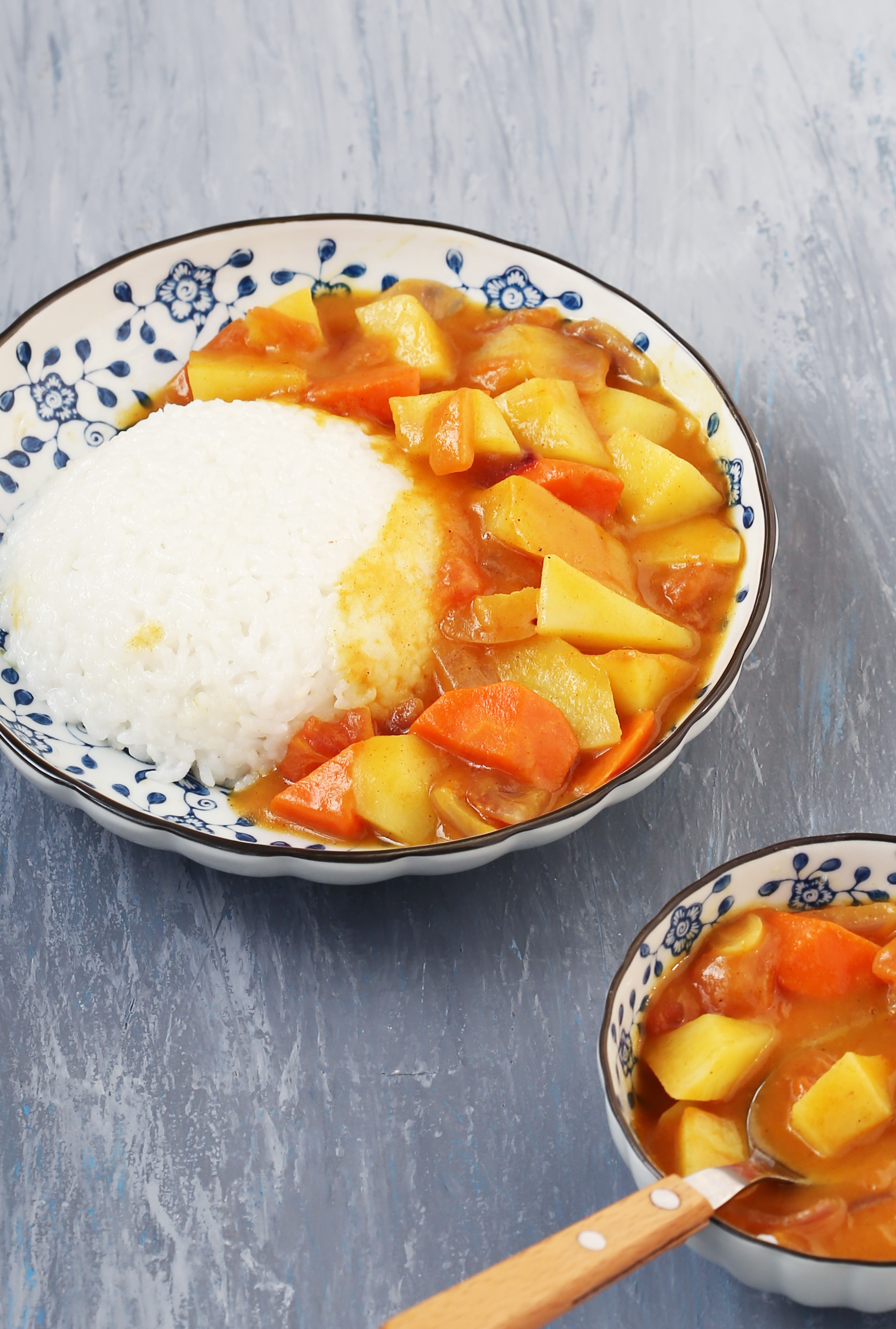 咖喱粉与咖喱块有什么区别 (咖喱块跟咖喱粉有什么区别)