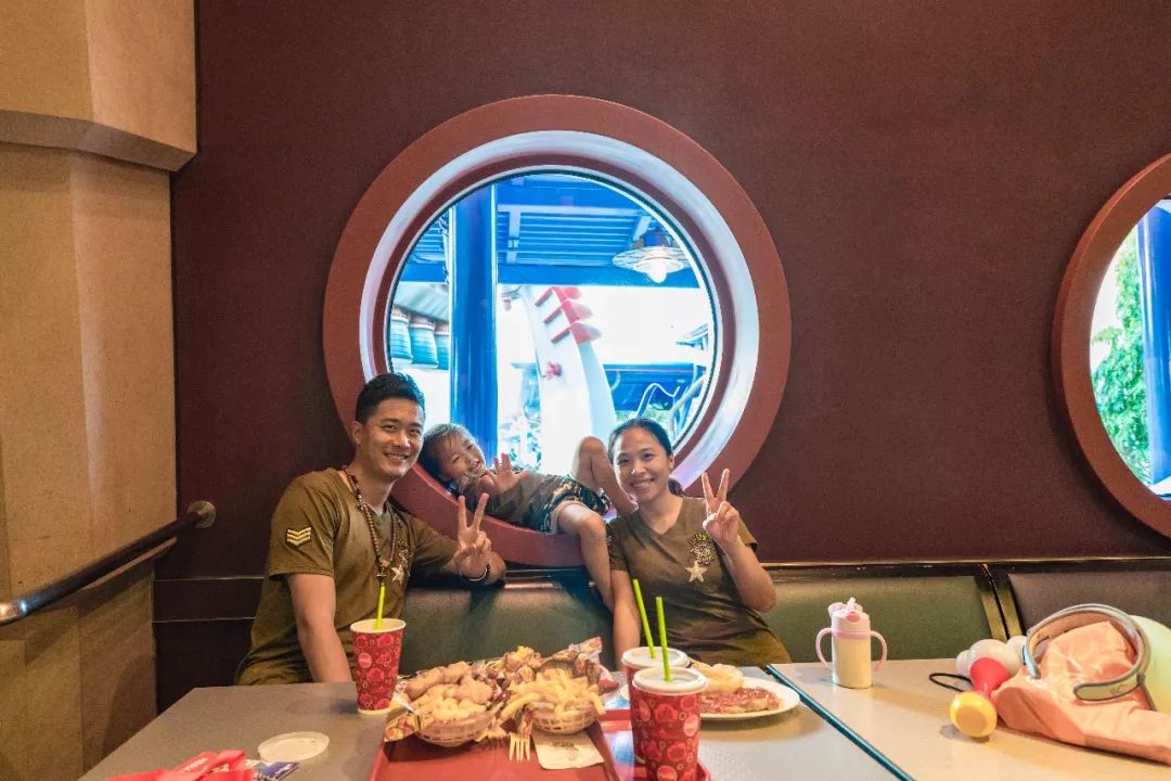 小小布历险记,香港迪士尼小小世界游记