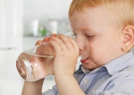 小儿鹅口疮的认知与处理，切勿将鹅口疮与口腔溃疡混淆！