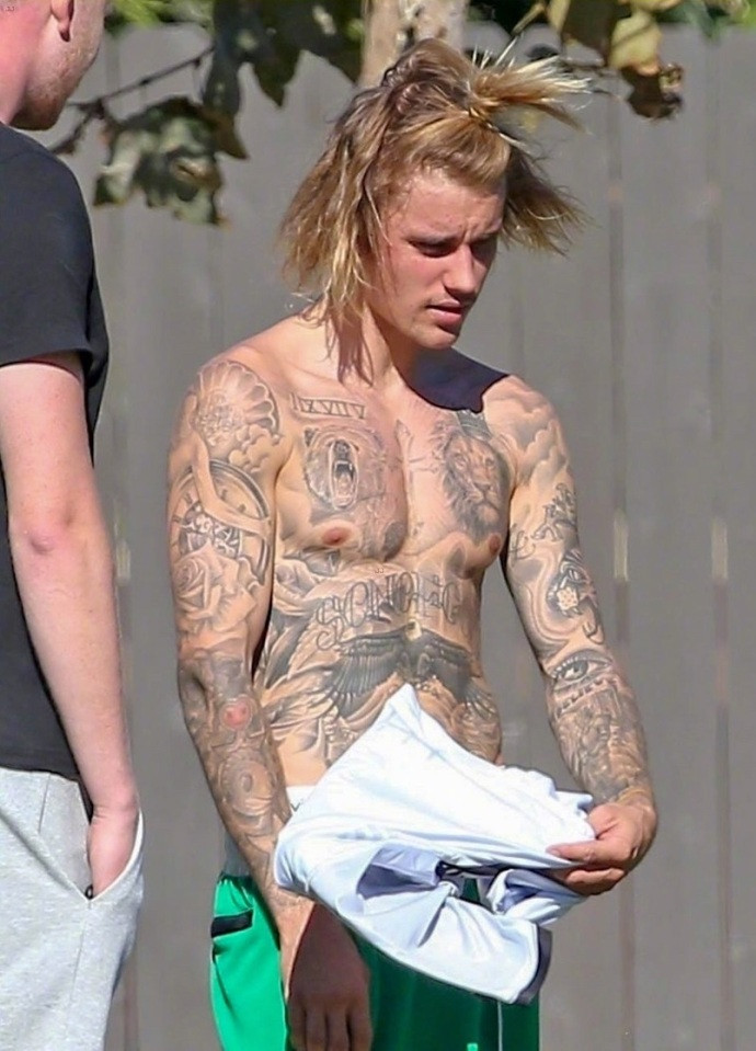 彻底放飞自我腾格尔完整版,比伯现在的状态