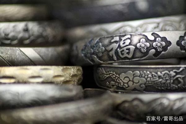 沉香烧过后香灰怎么弄出来,沉香烧完灰是什么颜色的好