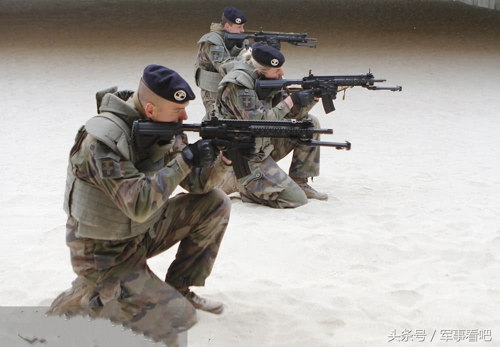 娉曞浗hk416f绐佸嚮姝ユ灙,娉曞啗hk416姝ユ灙瑁呭鎯呭喌