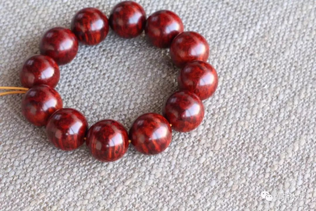 真正的小叶紫檀手串在哪里买,现在小叶紫檀手串为什么便宜