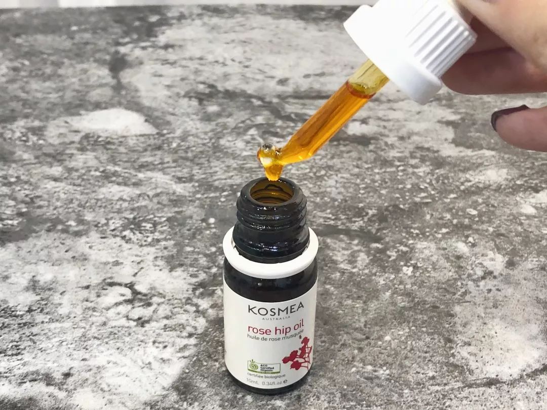 有了全世界3秒卖一瓶的“液体黄金“，干燥、长痘就与你无缘了！