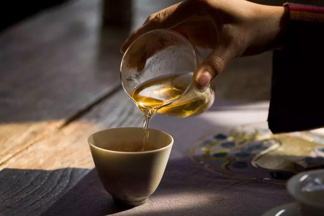 茶艺师泡普洱茶教学视频,高级茶艺师教每一款茶泡法