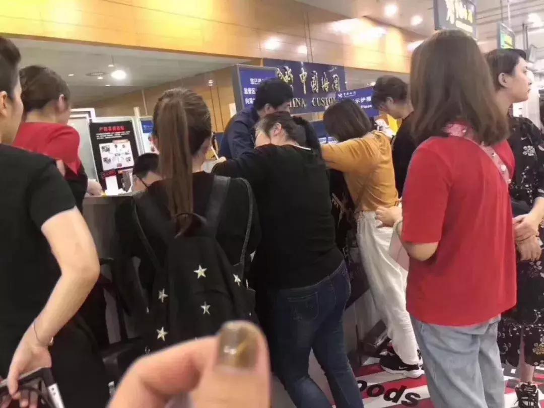 小心被重罚！回国帮亲友带礼物或被税！最高可罚50万！