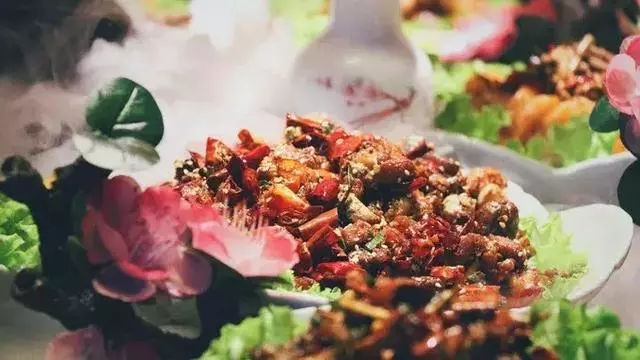 有意思旅游｜酸汤辣子蘸出来的美味，屡屡被各大综艺点名