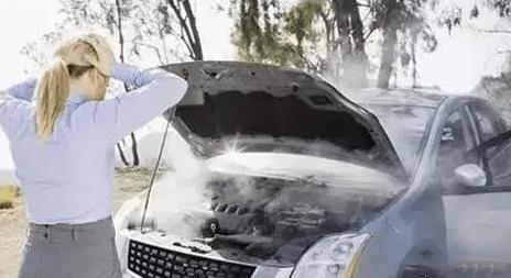 发动机水温过高报警灯亮怎么办,车辆水温过高发动机怎么保护