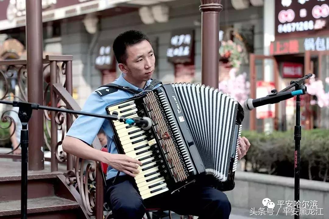 用实力圈粉哈尔滨百年老街流淌着公安民警的歌儿