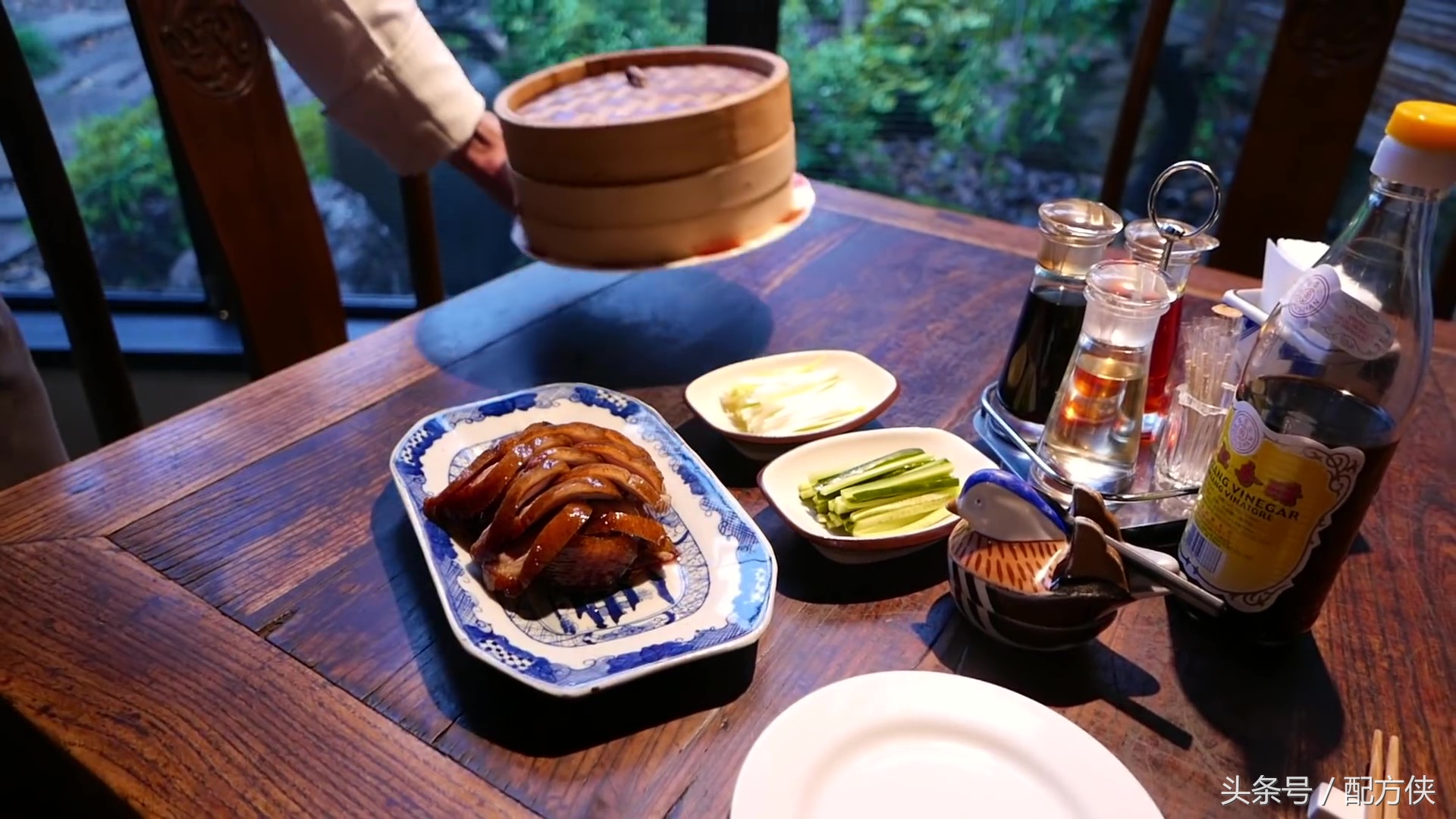 近距离看北京烤鸭的制作流程与配方,原来全是不能说的秘密