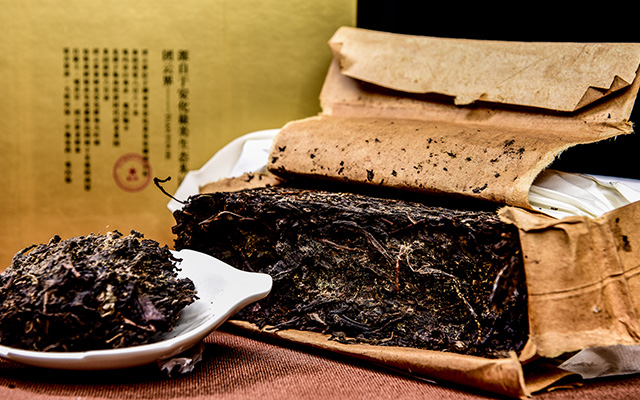黑茶茯砖茶怎么辨别好坏,金花茯砖黑茶如何评定好坏呢