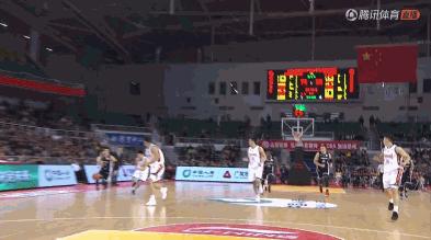 郭艾伦超级后卫运球,一颗冉冉升起的新星郭艾伦