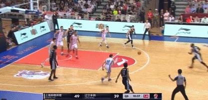 郭艾伦超级后卫运球,一颗冉冉升起的新星郭艾伦