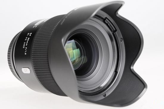 腾龙性价比最高的大变焦镜头推荐,腾龙35mm1.8定焦镜头值得买吗