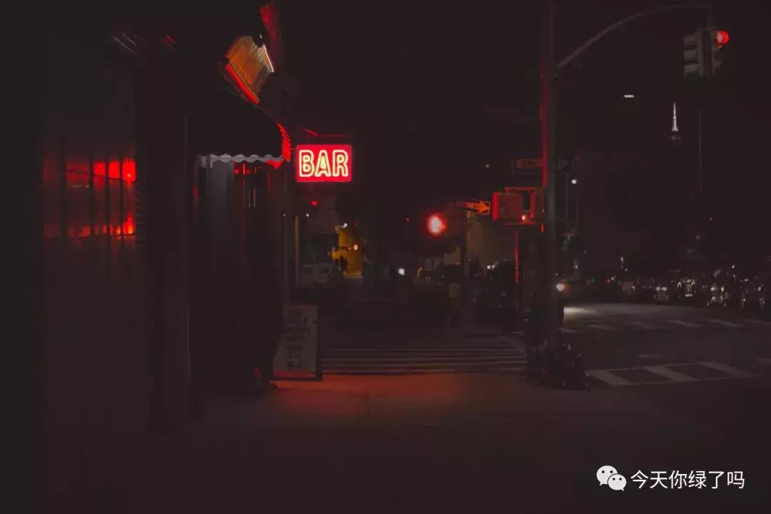 躲过了墨尔本小姐姐的苹果XS，没躲过朋友的3000块