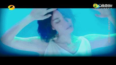 幻乐之城王菲被任素汐唱哭完整版,任素汐唱哭了王菲合作的幻乐之城