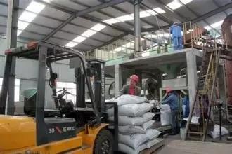 肥料结块用什么敲快,肥料结块属于质量问题吗