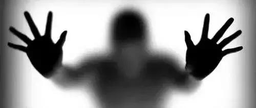 收保护费案例,收管理费的诈骗