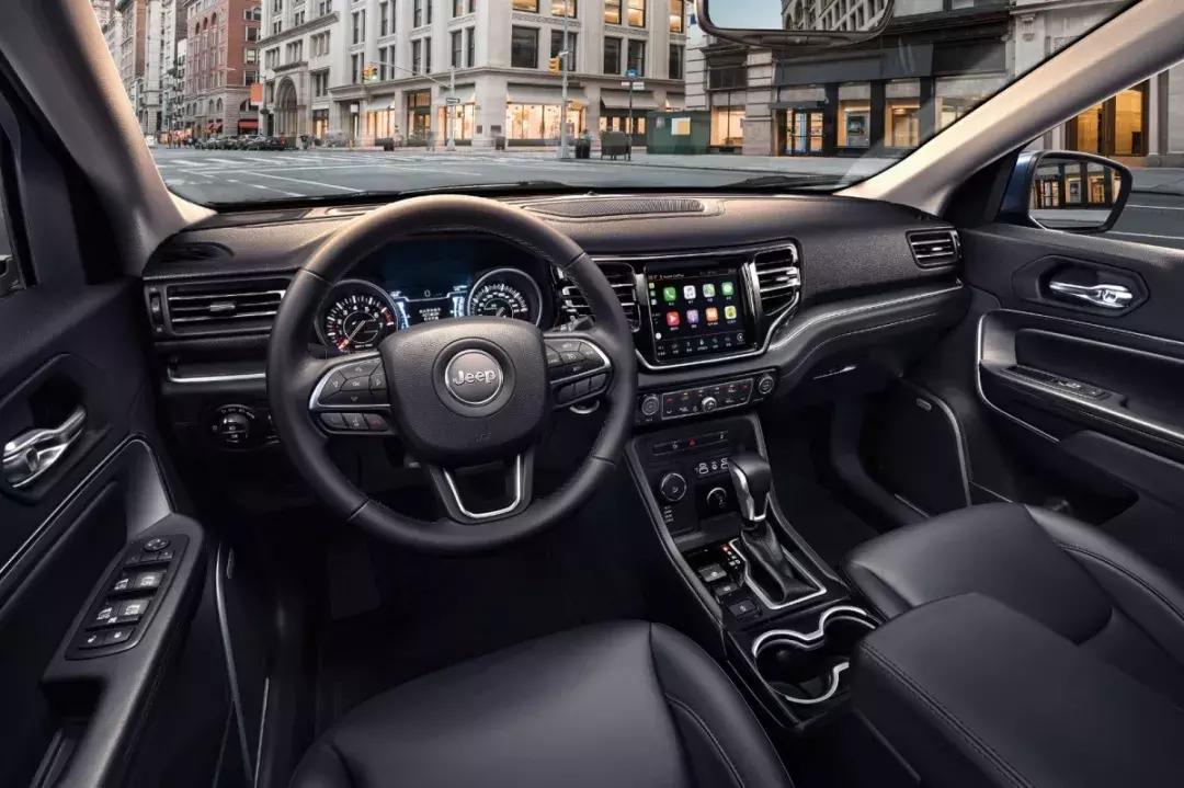 梁洪的私人订制丨用全知全能的Jeep指挥官，载一程惊喜与浪漫