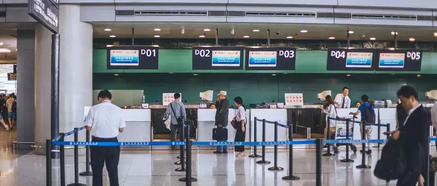 机场行李托运要不要封口,机场托运行李箱没有锁东西会丢吗