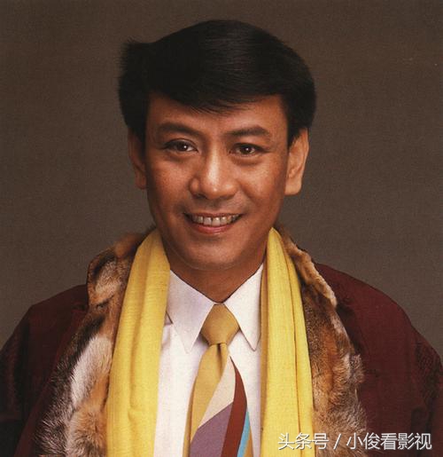 主持人李咏因癌症去世,著名主持人李咏患癌去世是真的吗