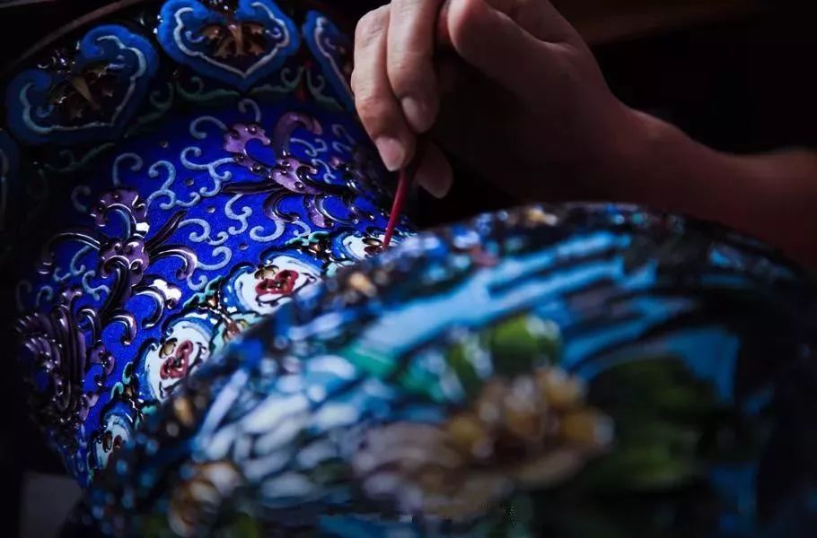 景泰蓝施华洛世奇,施华洛世奇黄金和玛瑙哪个好