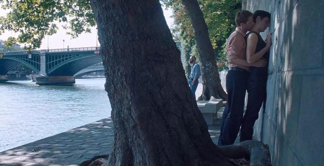 年度最佳同志题材电影《喜欢，轻吻，快跑》，小清新却大尺度？