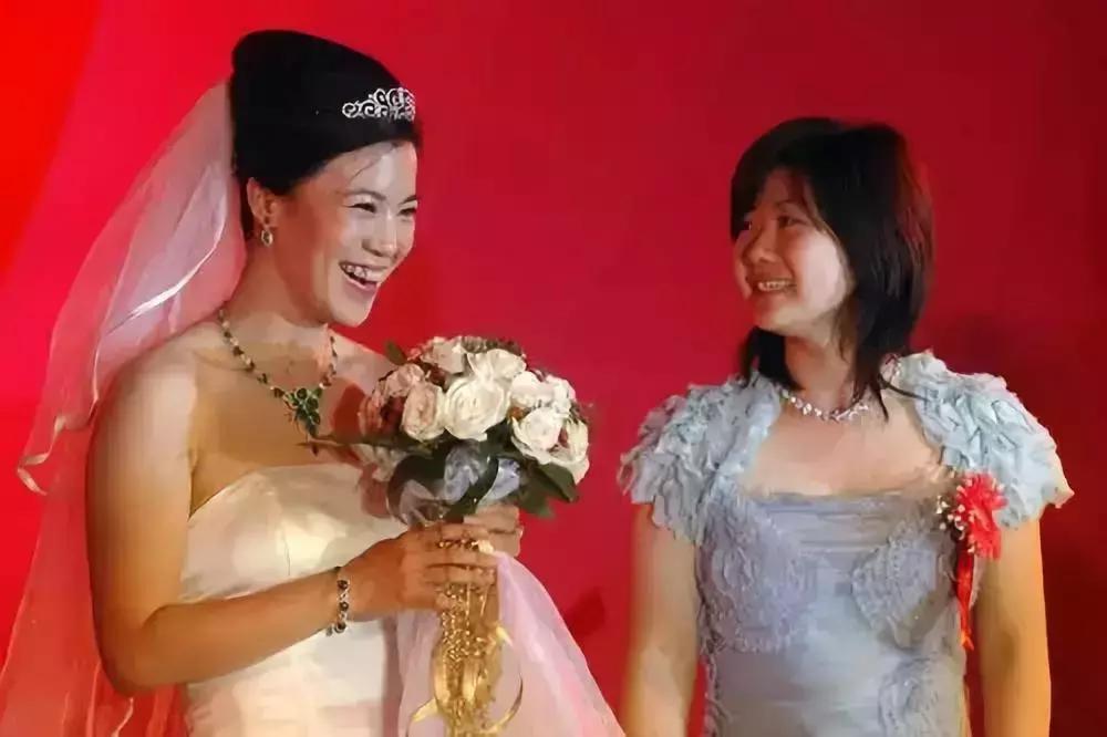 福原爱乒乓球成长经历,福原爱退役从小打球