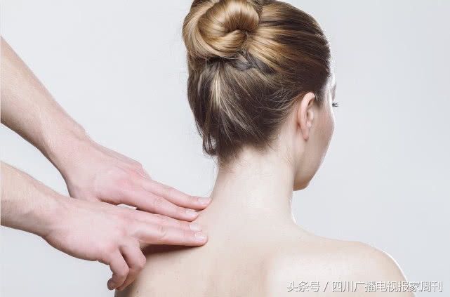 脖子疼不是落枕是什么病,怎样预防颈椎病远离颈椎病就两招